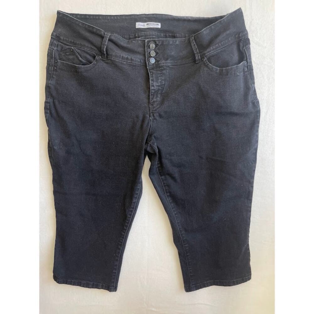 Womens Plus Size 24 Royalty Wannabettabutt? Mid‎ Rise Crop Black Jeans